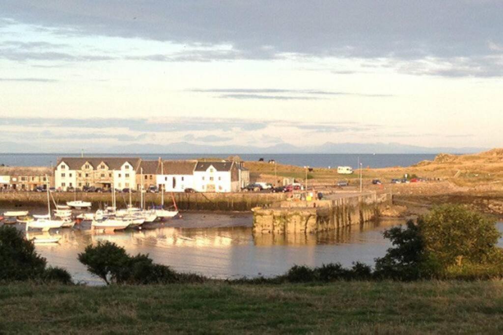 3 Bedroom Townhouse Right On The Harbour Isle of Whithorn Eksteriør billede