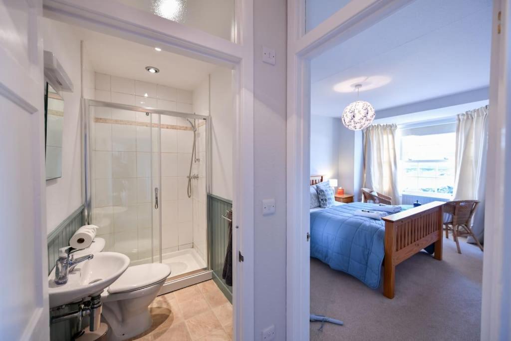3 Bedroom Townhouse Right On The Harbour Isle of Whithorn Eksteriør billede