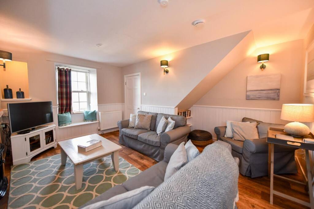 3 Bedroom Townhouse Right On The Harbour Isle of Whithorn Eksteriør billede