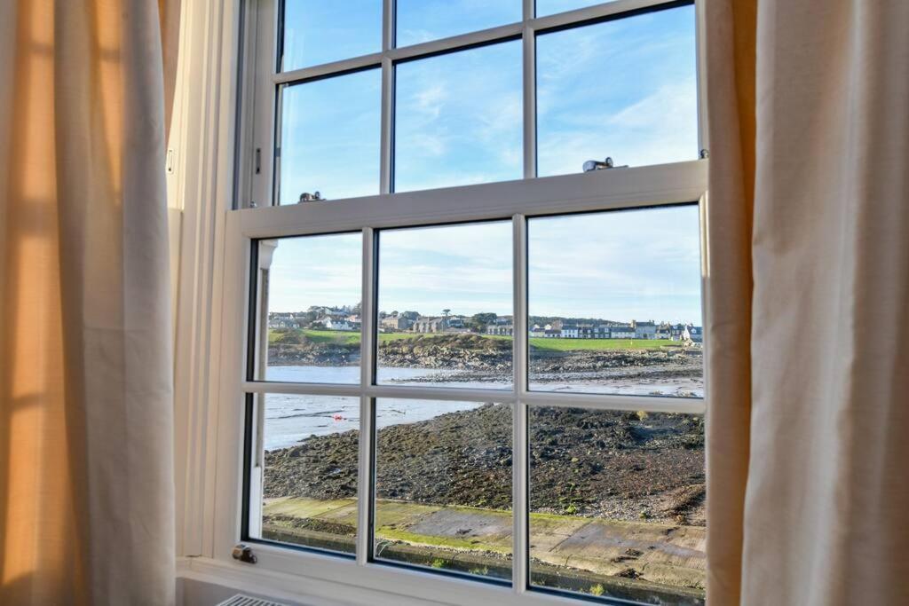 3 Bedroom Townhouse Right On The Harbour Isle of Whithorn Eksteriør billede